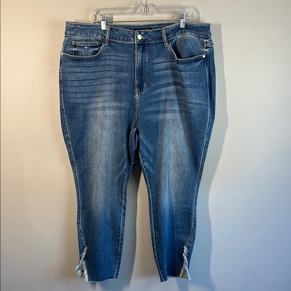 Judy Blue Skylar High Waist Hem Detail Skinny Jeans Size 24W - Picture 3 of 16